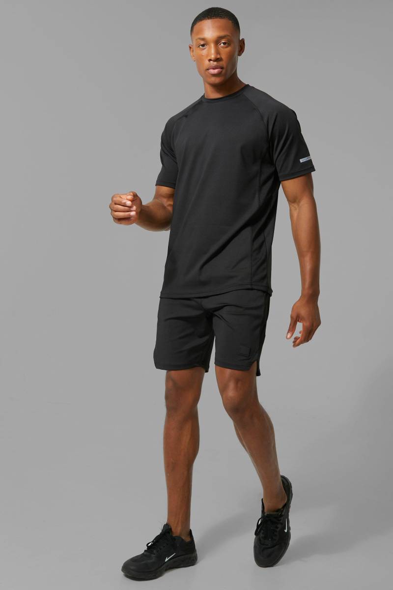 Man Active Performance T-Shirt & Shorts - Black - L, Black von boohoo