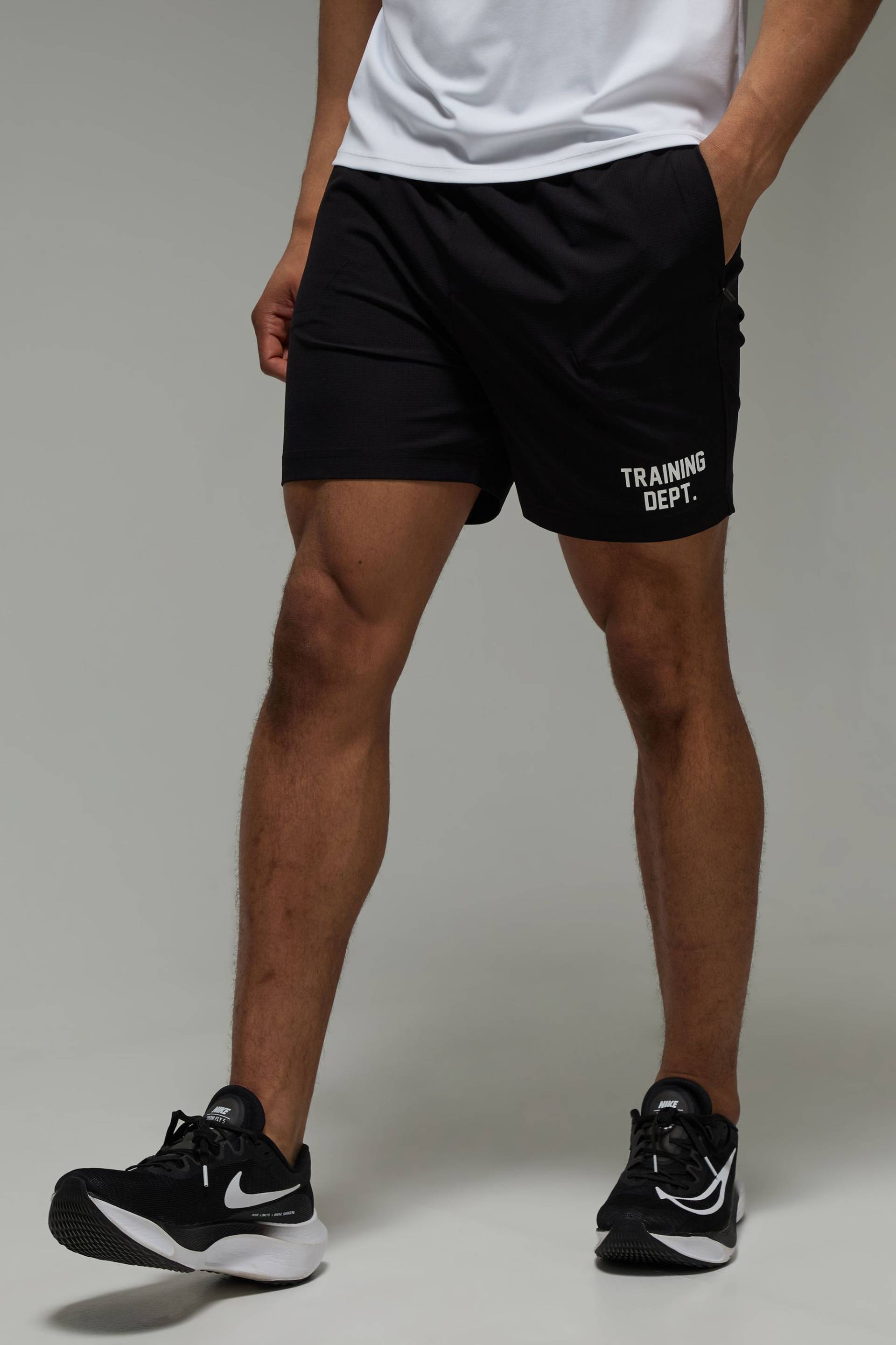 Man Active Performance Trainings Dept Shorts - Black - L, Black von boohoo