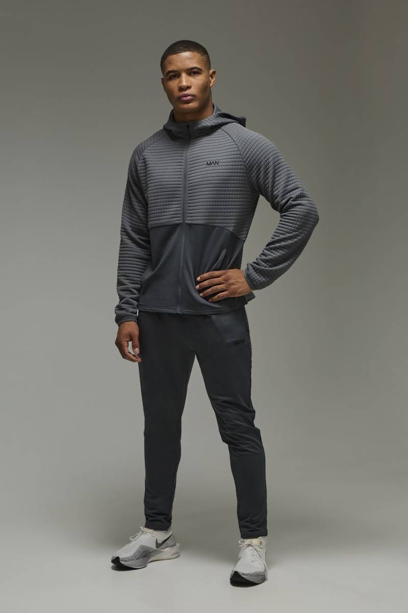 Man Active Quilted Hoodie And Tapered Jogger Tracksuit - Charcoal - L, Charcoal von boohoo
