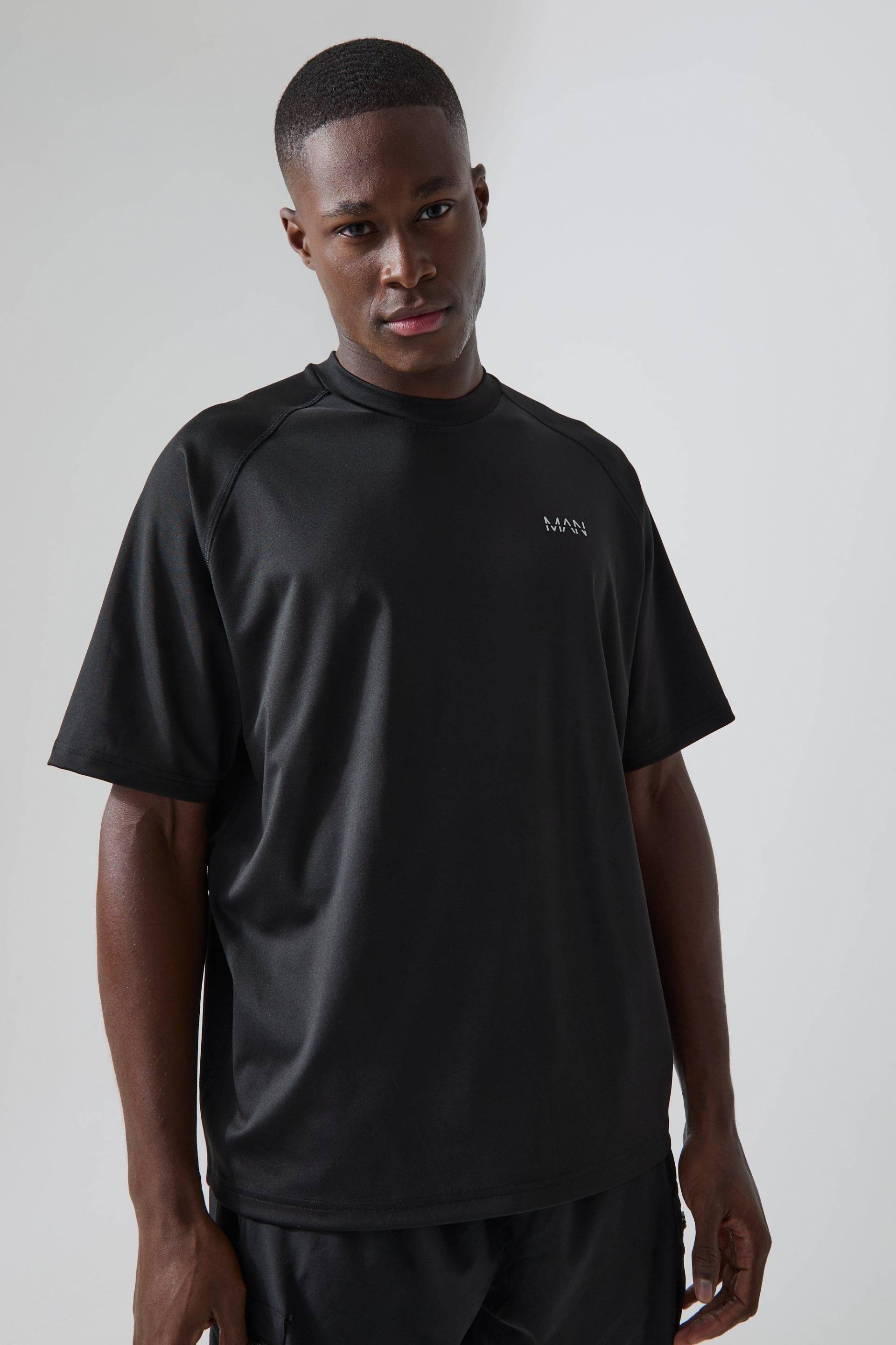 Man Active Oversize Raglan T-Shirt - Black - S, Black von boohoo