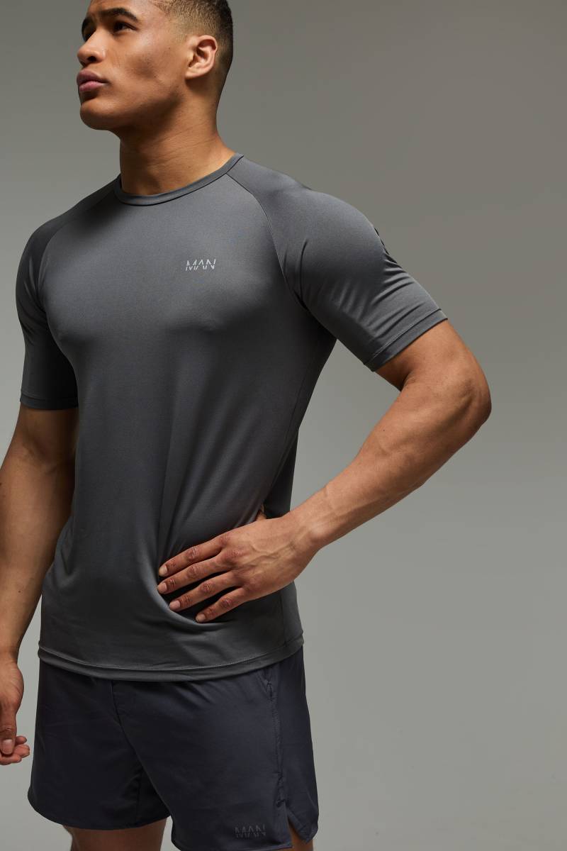Man Active Raglan T-Shirt - Charcoal - M, Charcoal von boohoo