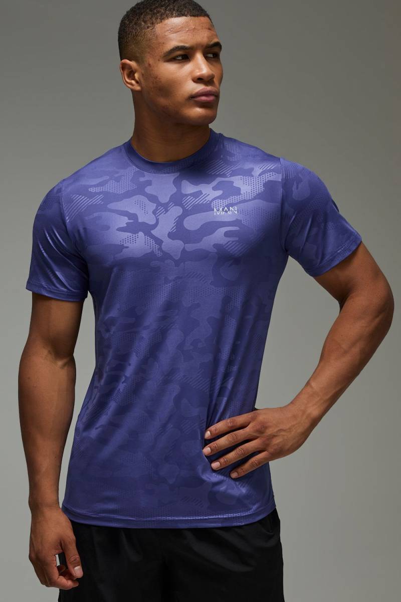 Man Active Regular Fit Camo T-Shirt - Dark Blue - M, Dark Blue von boohoo