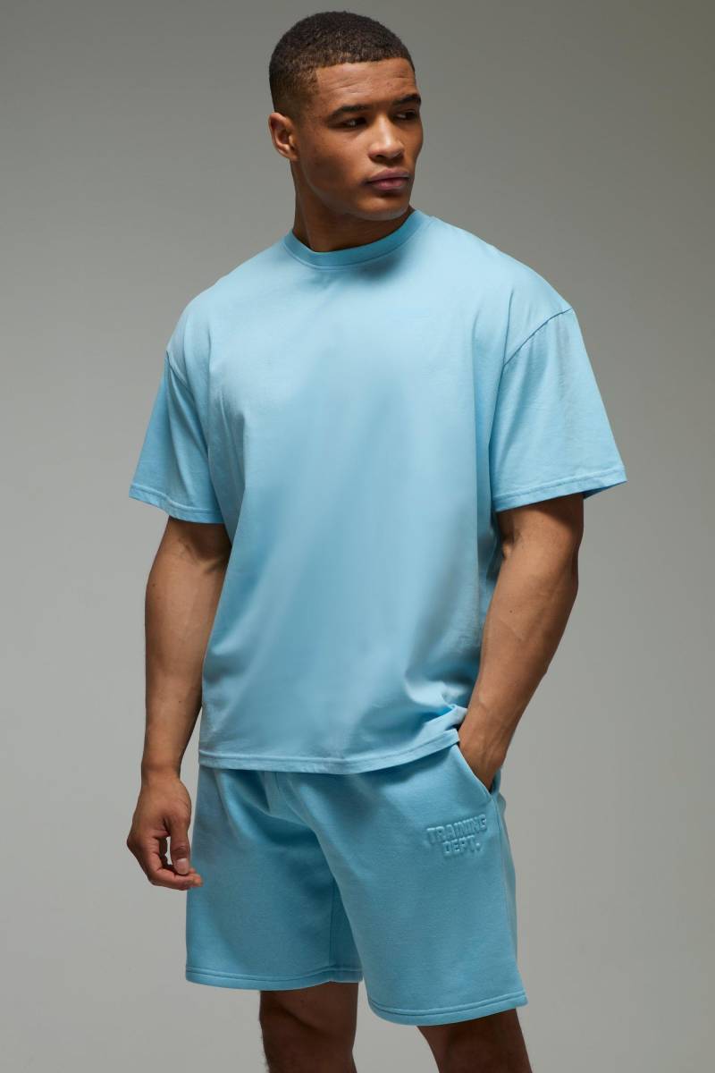 Man Active Training Dept Oversized Embossed T-Shirt & Short Set - Light Blue - L, Light Blue von boohoo