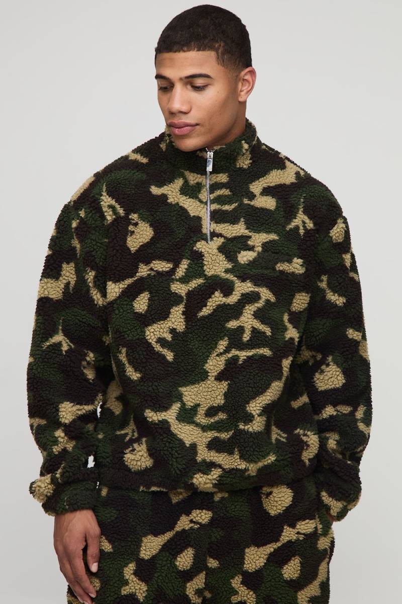 Oversized Boxy Borg Camo Quarter Zip Funnel Sweatshirt - Khaki - M, Khaki von boohoo