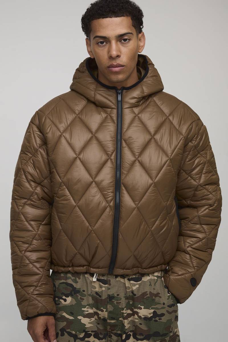 Oversized Boxy High Sheen Diamond Quilted Hooded Funnel Puffer Jacket - Brown - M, Brown von boohoo
