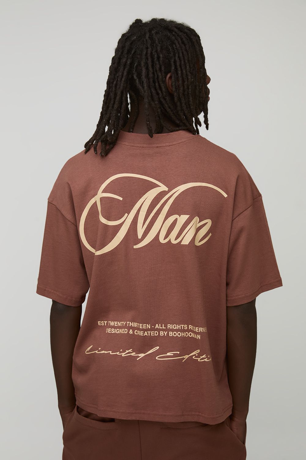 Oversized Boxy Man Script Embroidered T-Shirt - Chocolate - L, Chocolate von boohoo