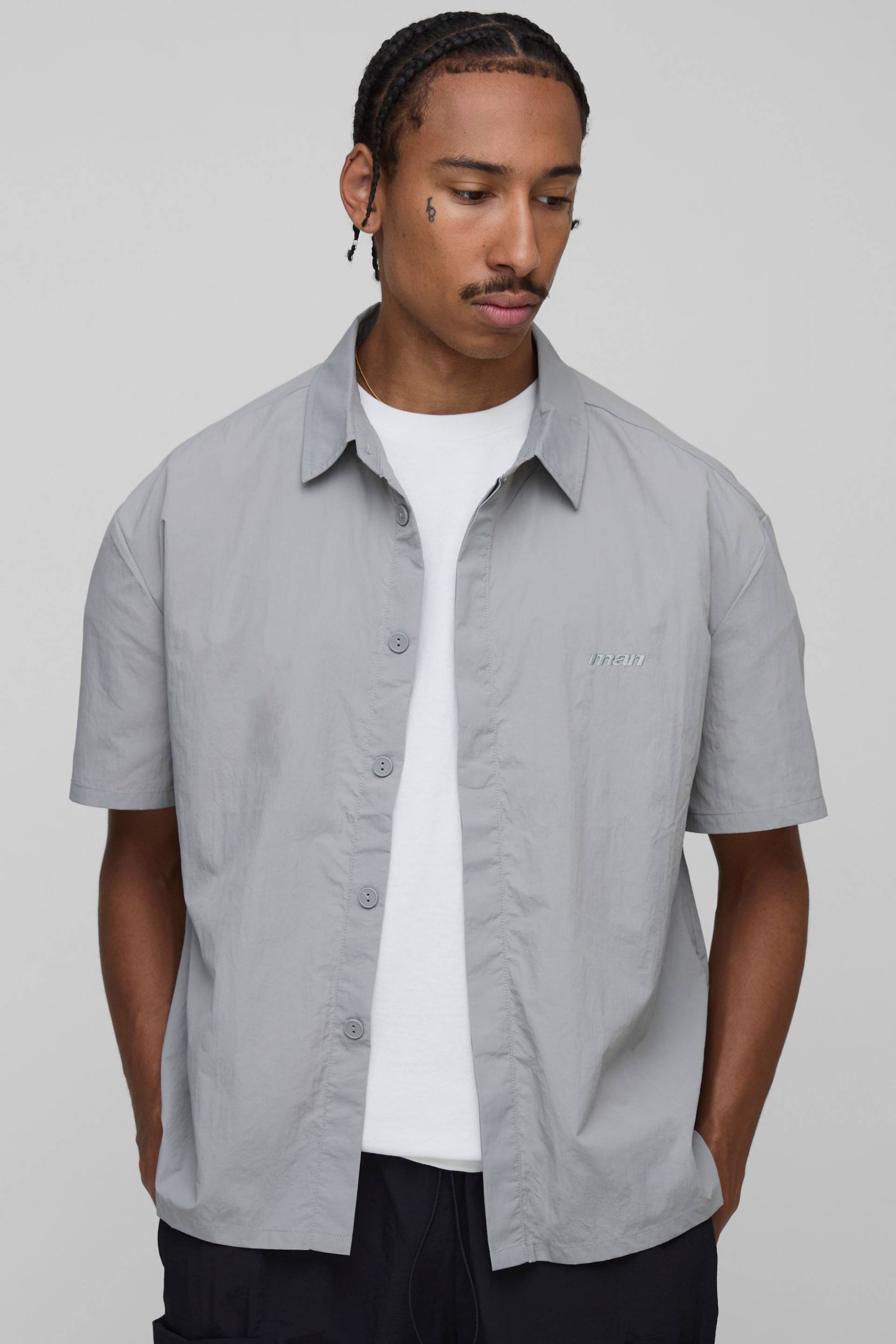 Oversized Concealed Placket Crinkle Short Sleeve Shirt - Light Grey - L, Light Grey von boohoo