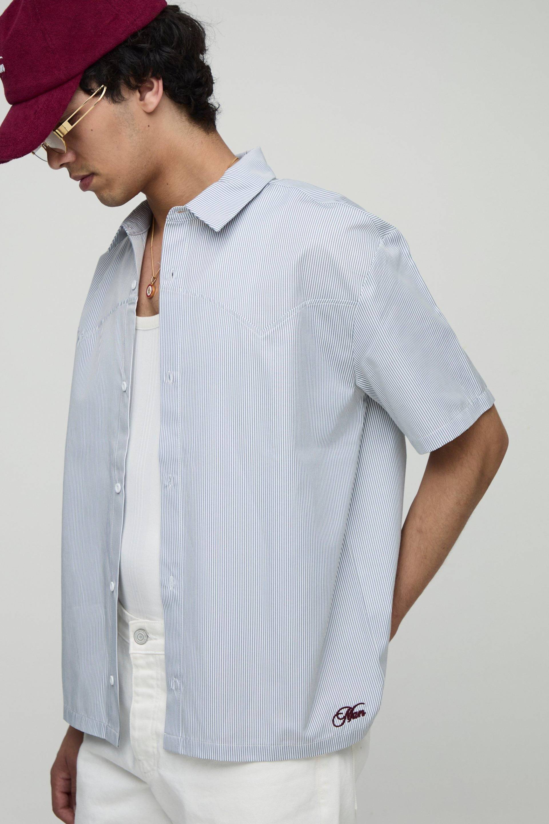 Oversized Man Embroidered Stripe Western Shirt - White - L, White Oversized Man Embroidered Stripe Western Shirt - White - L, White von boohoo