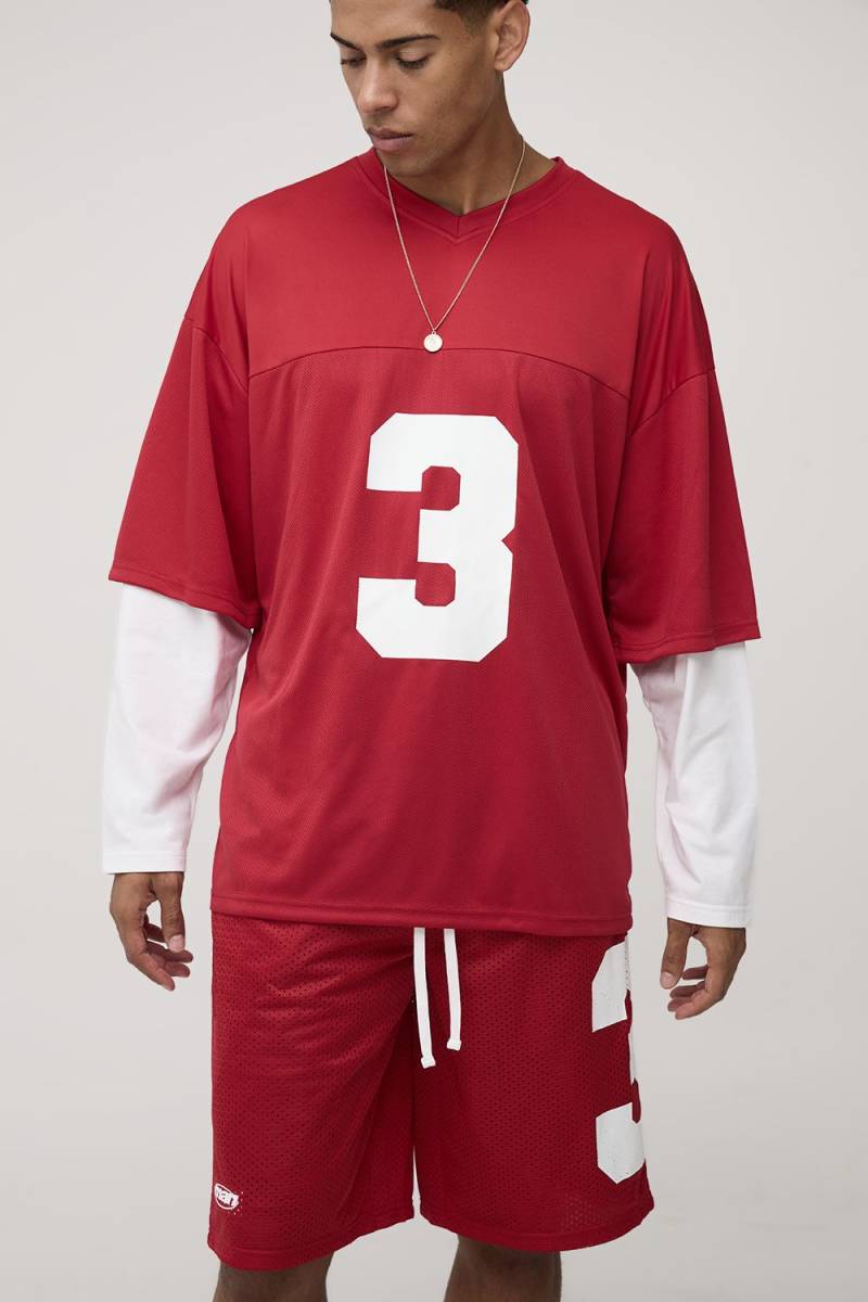 Oversized Official Man Faux Layer Mesh Sports Top - Red - M, Red von boohoo