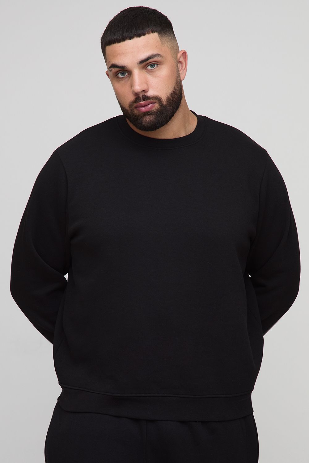 Plus Basic Regular Fit Crew Neck Sweatshirt - Black - 5Xl, Black von boohoo