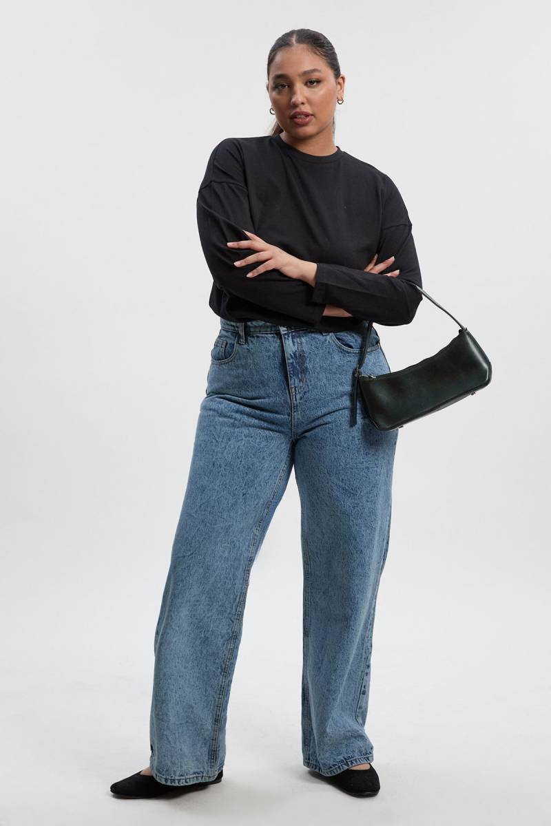 Plus Basics Jeans Mit Geradem Bein Und Geteiltem Saum - Light Blue - 20/32L, Light Blue von boohoo