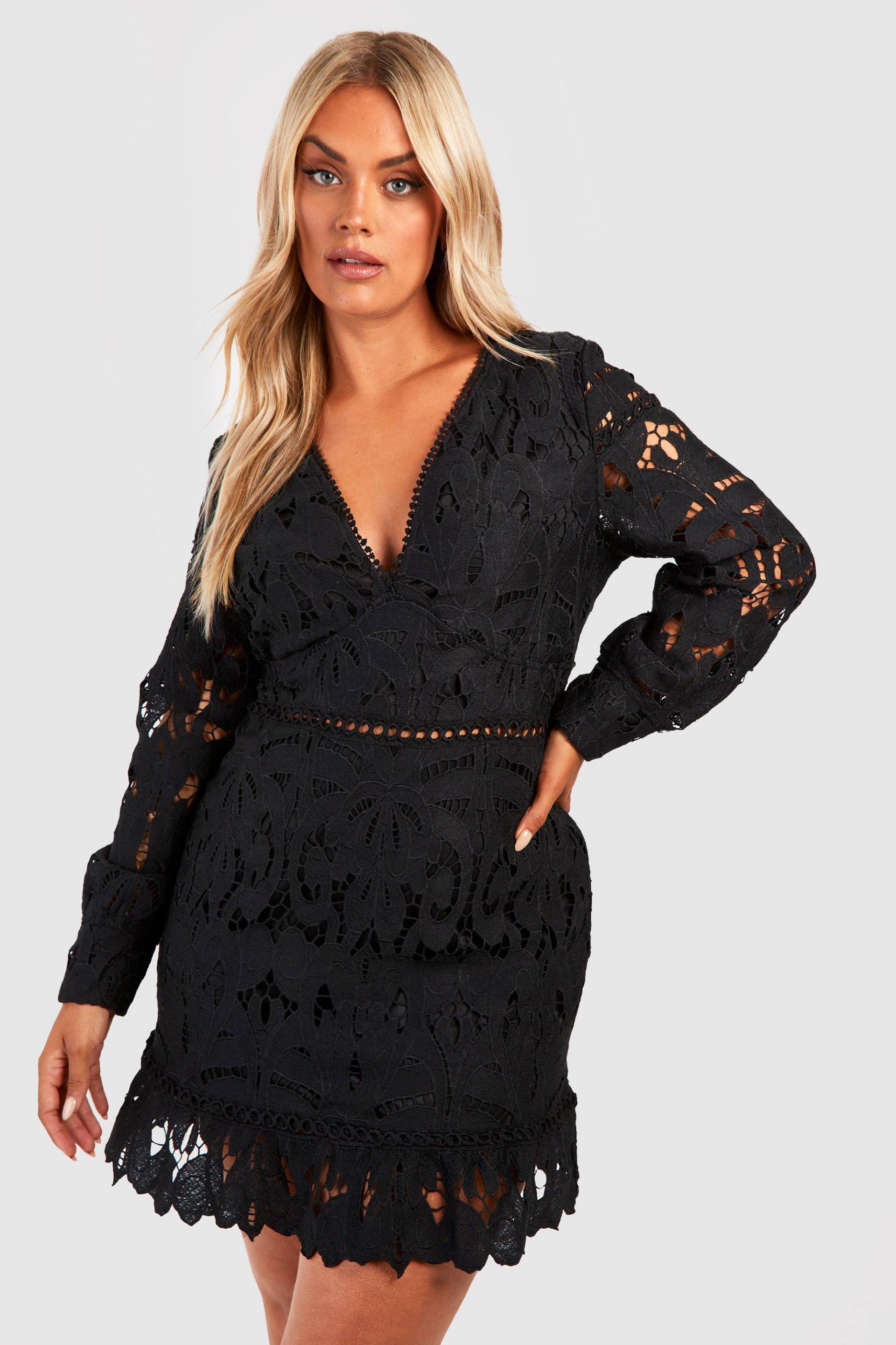 Plus Etuikleid Aus Spitze Mit Rüschensaum - Black - 46, Black von boohoo