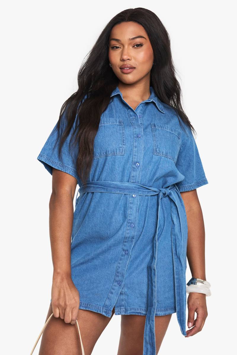 Plus Jeanskleid Mit Bindegürtel - Mid Blue - 48, Mid Blue von boohoo