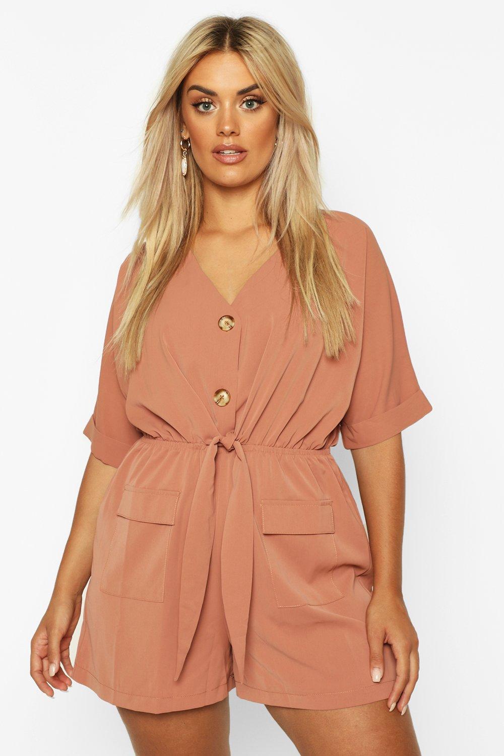 Plus Playsuit Mit Schnürung Und Knopf-Detail - Mocha - 44, Mocha von boohoo