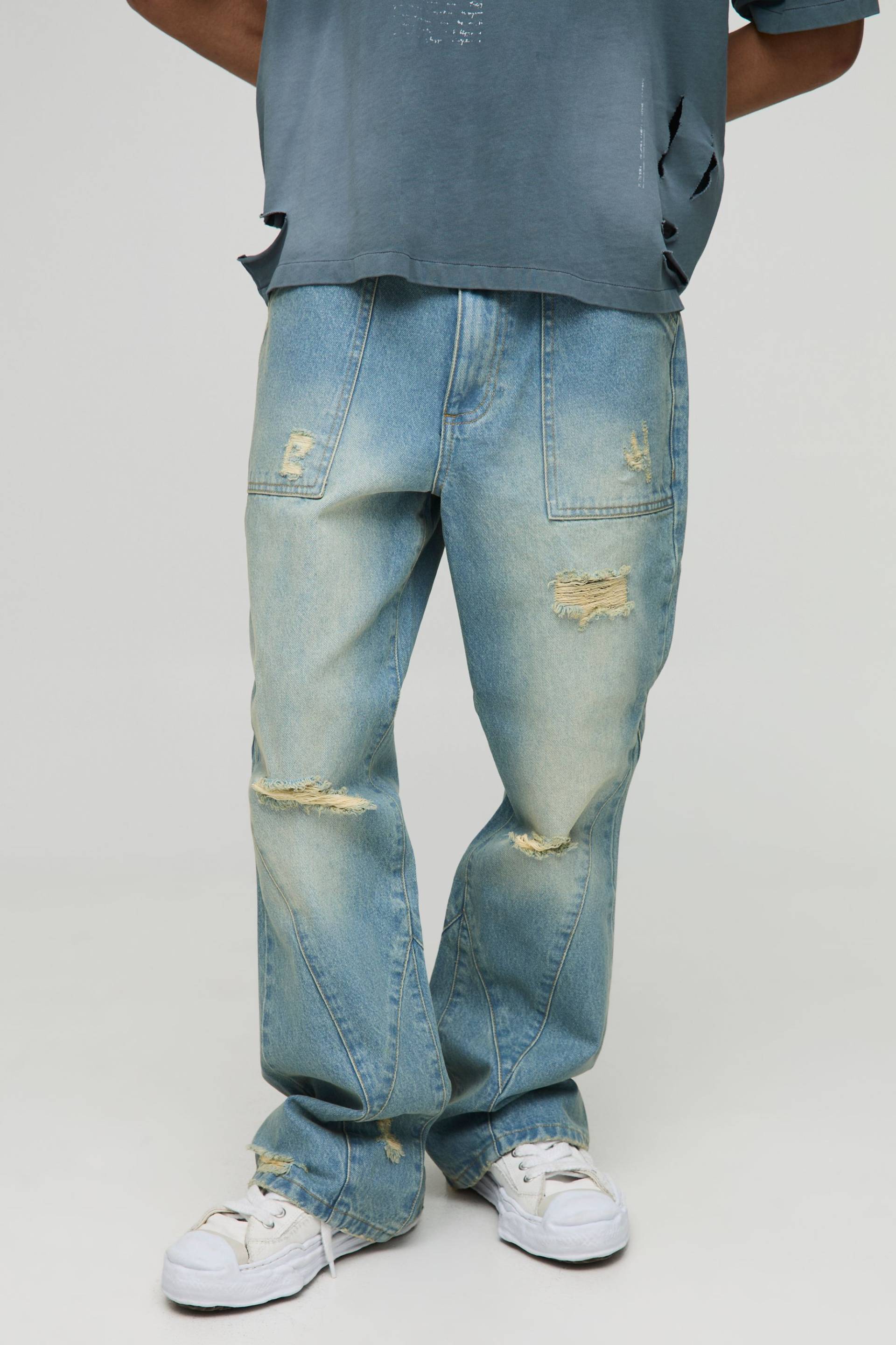 Relaxed Rigid Flared Blue Washed Ripped Panelled Jeans - Light Blue - 36R, Light Blue Relaxed Rigid Flared Blue Washed Ripped Panelled Jeans - Light Blue - 36R, Light Blue von boohoo