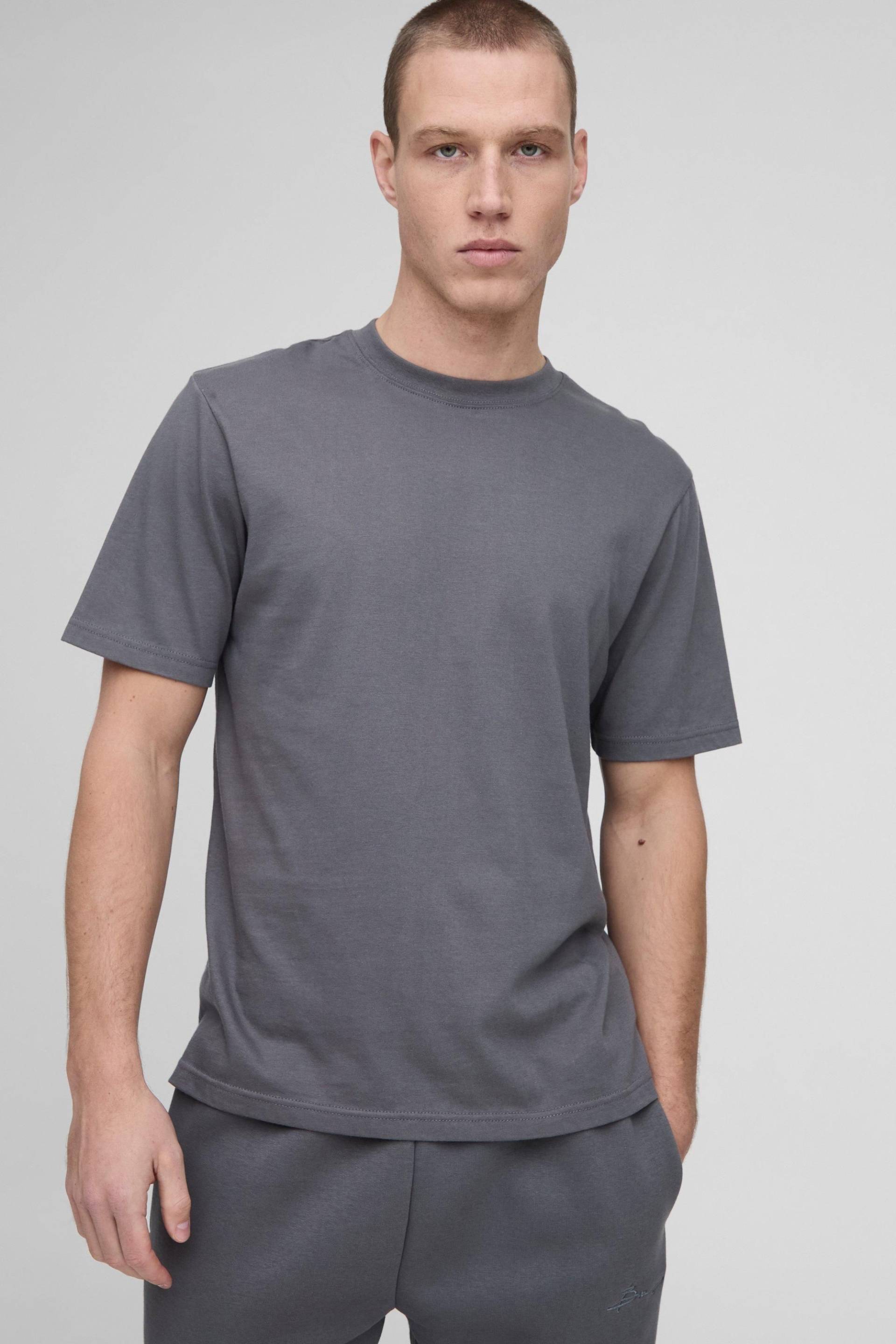 Slim-Fit Basic T-Shirt - Charcoal - S, Charcoal von boohoo