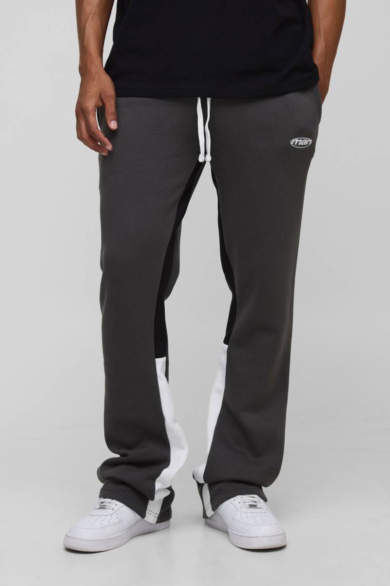 Slim Fit Man Stacked Flared Gusset Joggers - Charcoal - M, Charcoal von boohoo