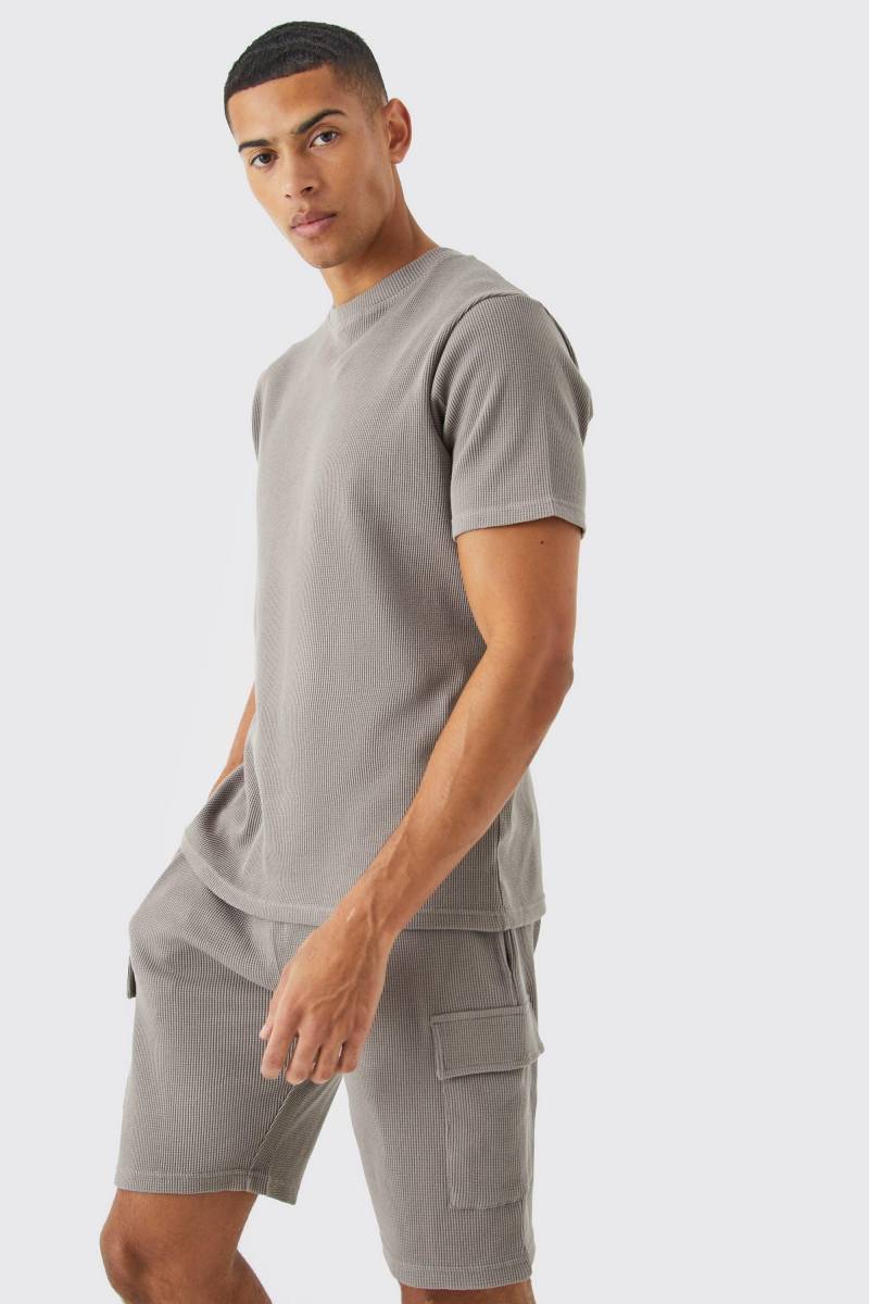 Slim-Fit T-Shirt & Cargo-Shorts In Waffeloptik - Taupe - Xs, Taupe Slim-Fit T-Shirt & Cargo-Shorts In Waffeloptik - Taupe - Xs, Taupe von boohoo