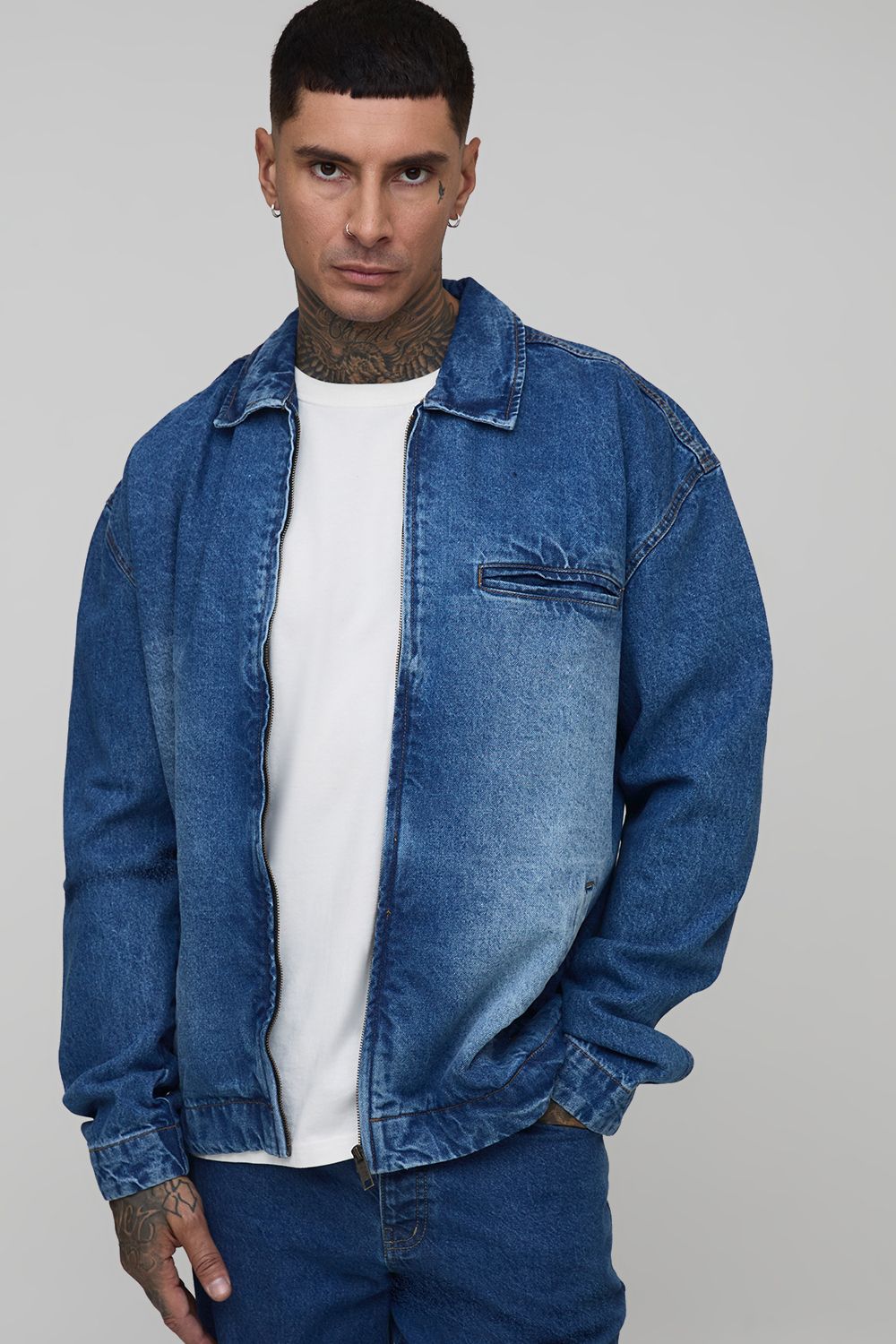 Tall Oversized Boxy Zip Up Denim Overshirt - Mid Wash - L, Mid Wash von boohoo