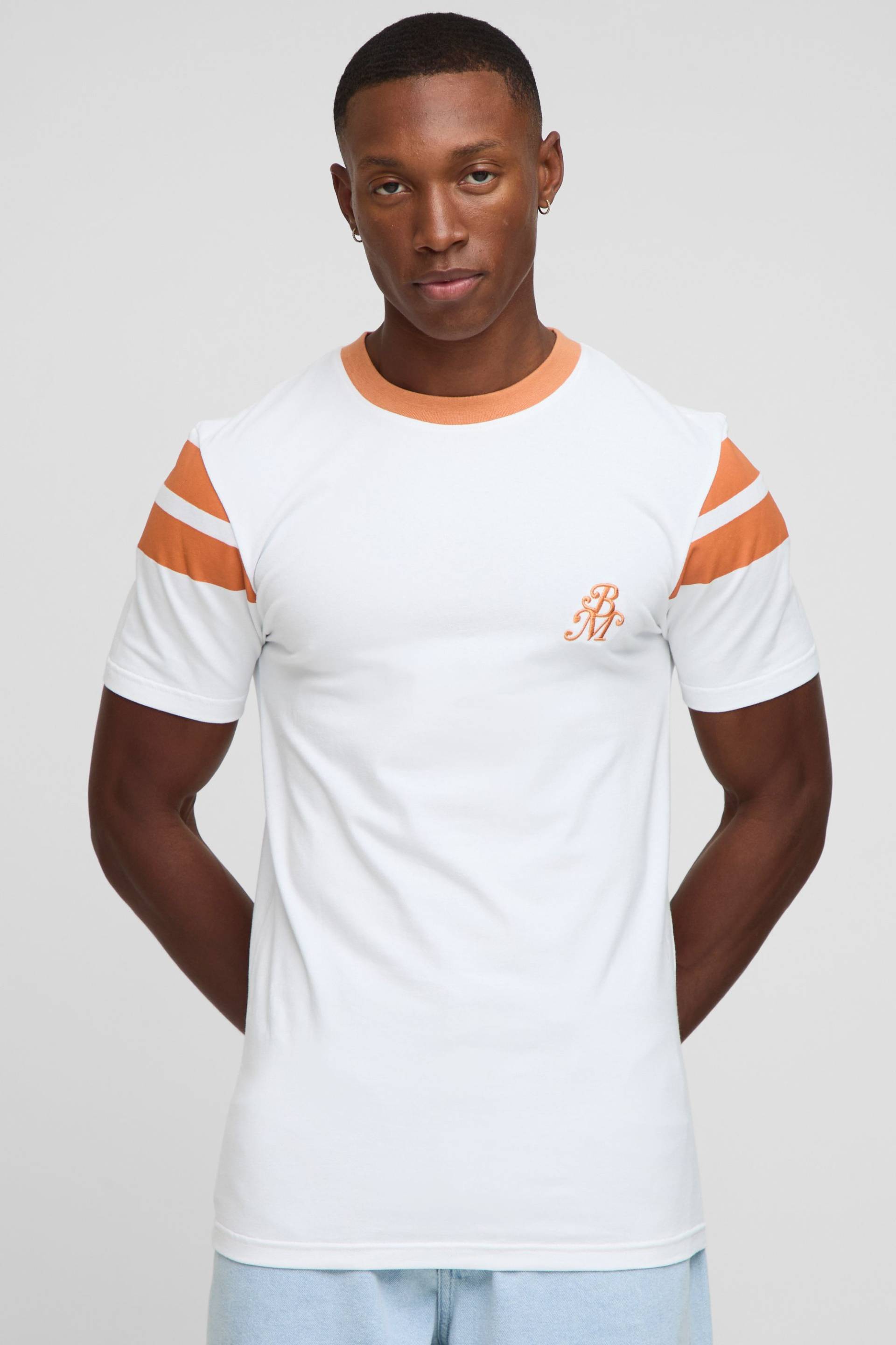 White Muscle Embroidered Stripe Detail T-Shirt - M, White von boohoo