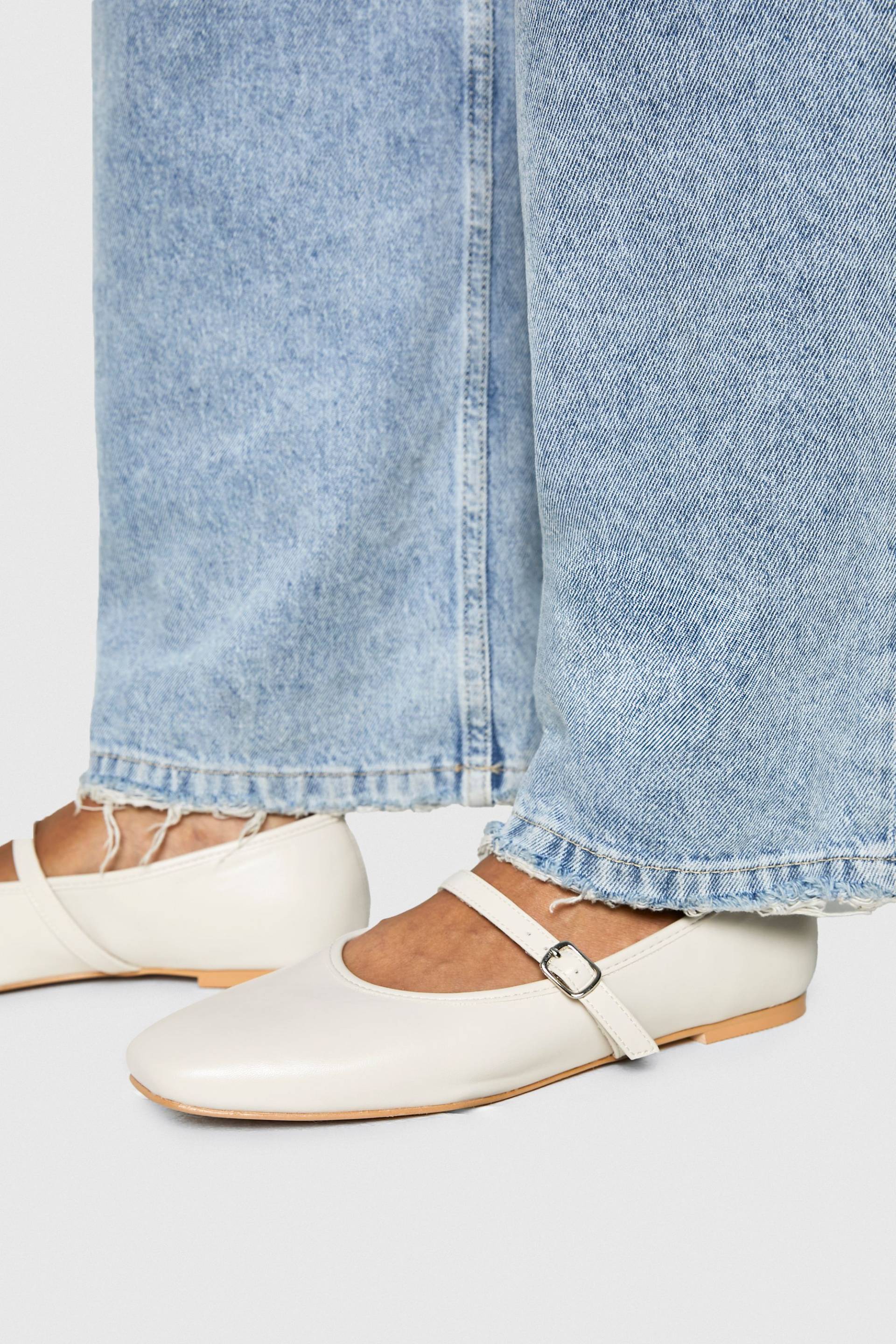 Womens Soft Square Toe Ballet Flats - Cream - 38, Cream von boohoo