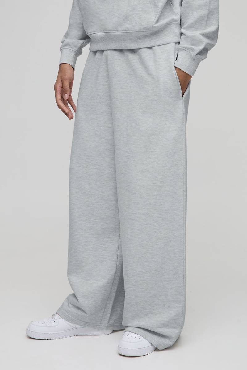 Basic Jogginghose mit extrem weitem Bein - Grau - L, Grau von boohooman