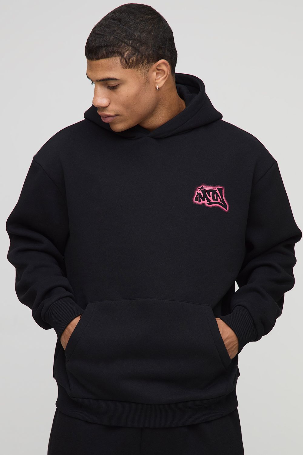 Schwarzer Oversize Hoodie mit Man Graffiti-Print - M, Schwarz von boohooman