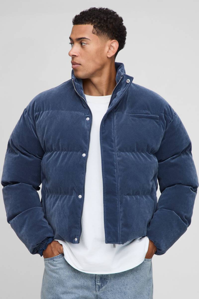 Kastige Velour-Steppjacke mit Trichterkragen - Grau - XS, Grau Kastige Velour-Steppjacke mit Trichterkragen - Grau - XS, Grau von boohooman