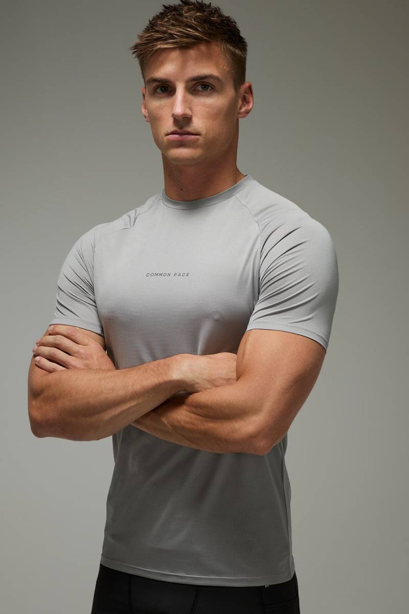 Man Muscle-Fit Mesh T-Shirt - Grau - L, Grau von boohooman