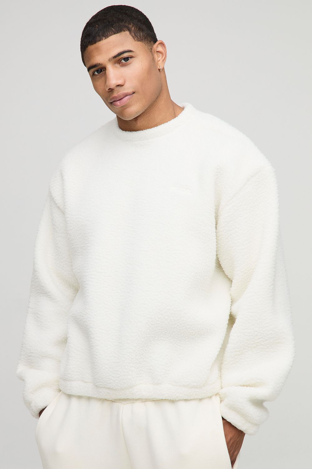 Kastige Oversize Man Borg-Sweatshirt Besticktes Sweatshirt von boohooman