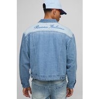 Kastige bestickte Jeansjacke von boohooman