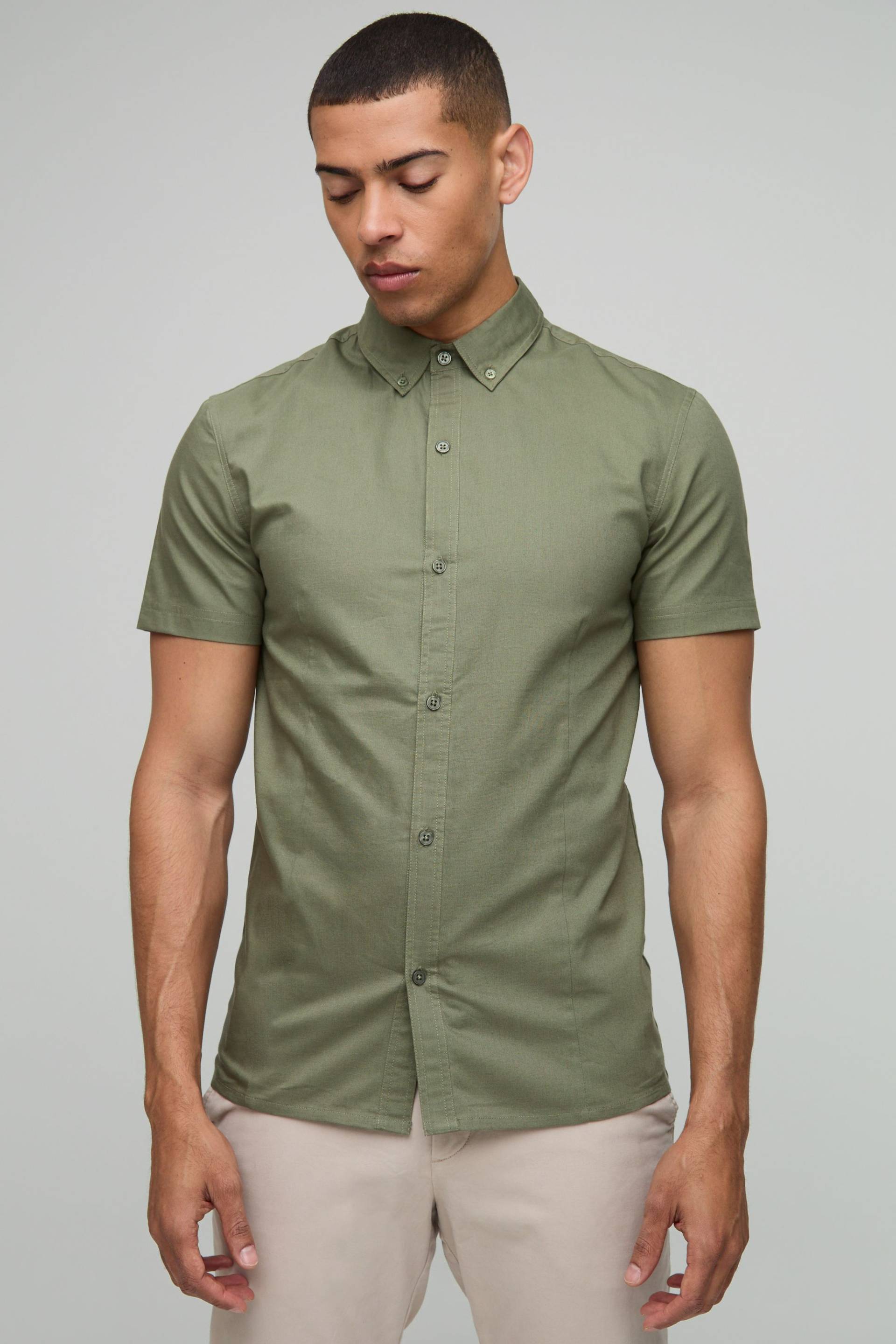Kurzärmliges Slim-Fit Oxford-Hemd mit Knopfleiste - Khaki - XL, Khaki von boohooman