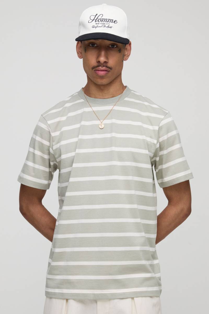 Lockeres gestreiftes Rundhals T-Shirt - light khaki - XS, light khaki von boohooman