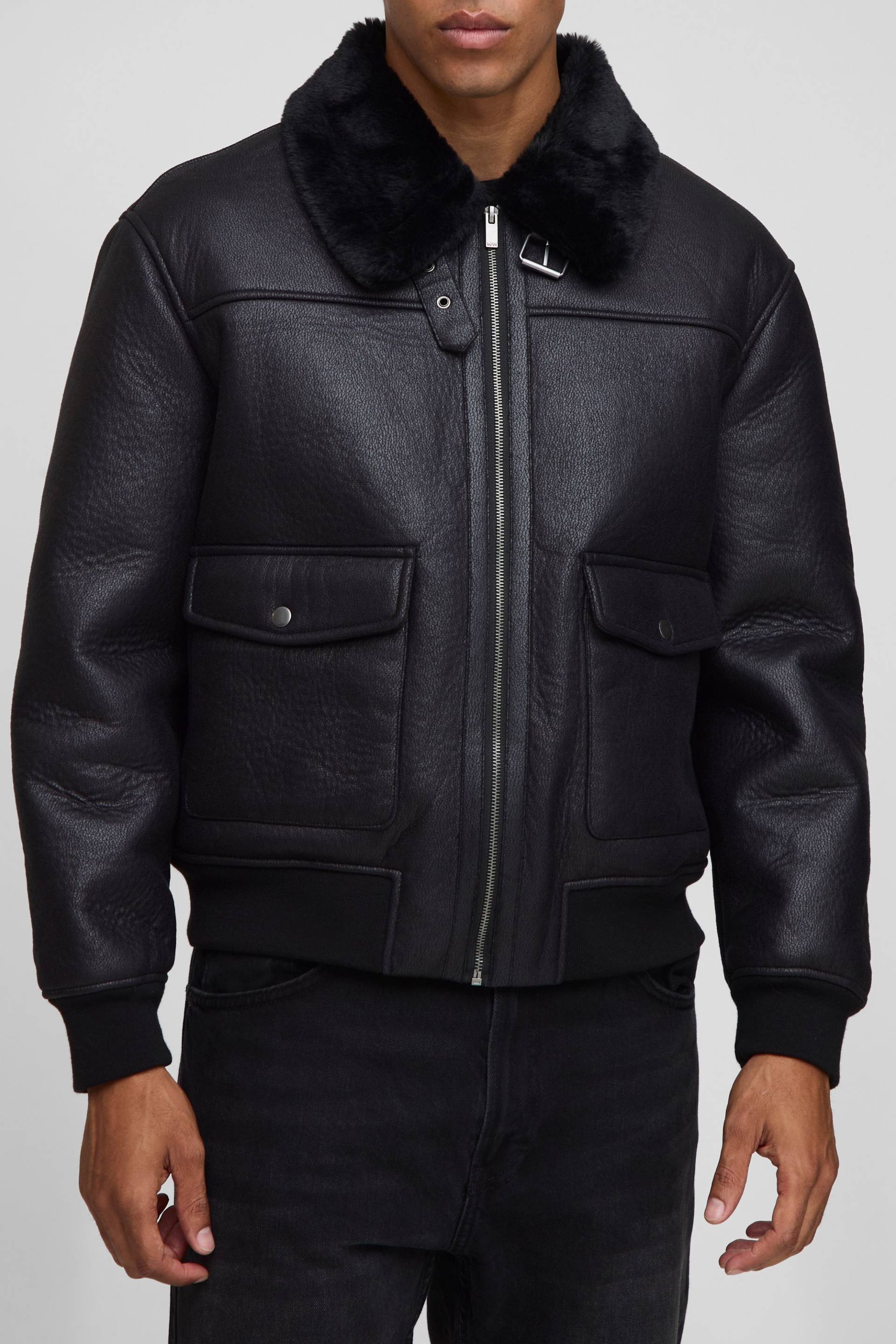MAN Oversized Washed PU Borg Collared Bomber Jacket - Schwarz - S, Schwarz von boohooman