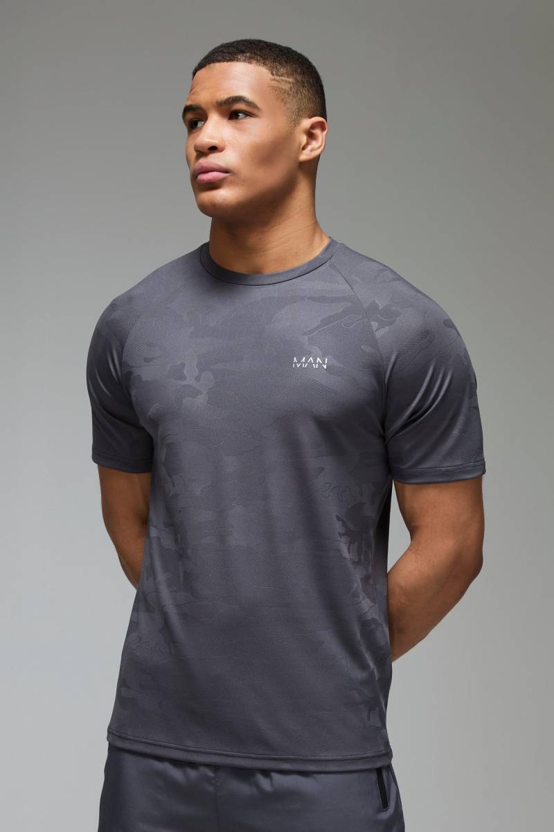 Man Active Camouflage Raglan Performance T-Shirt - Grau - XXL, Grau von boohooman