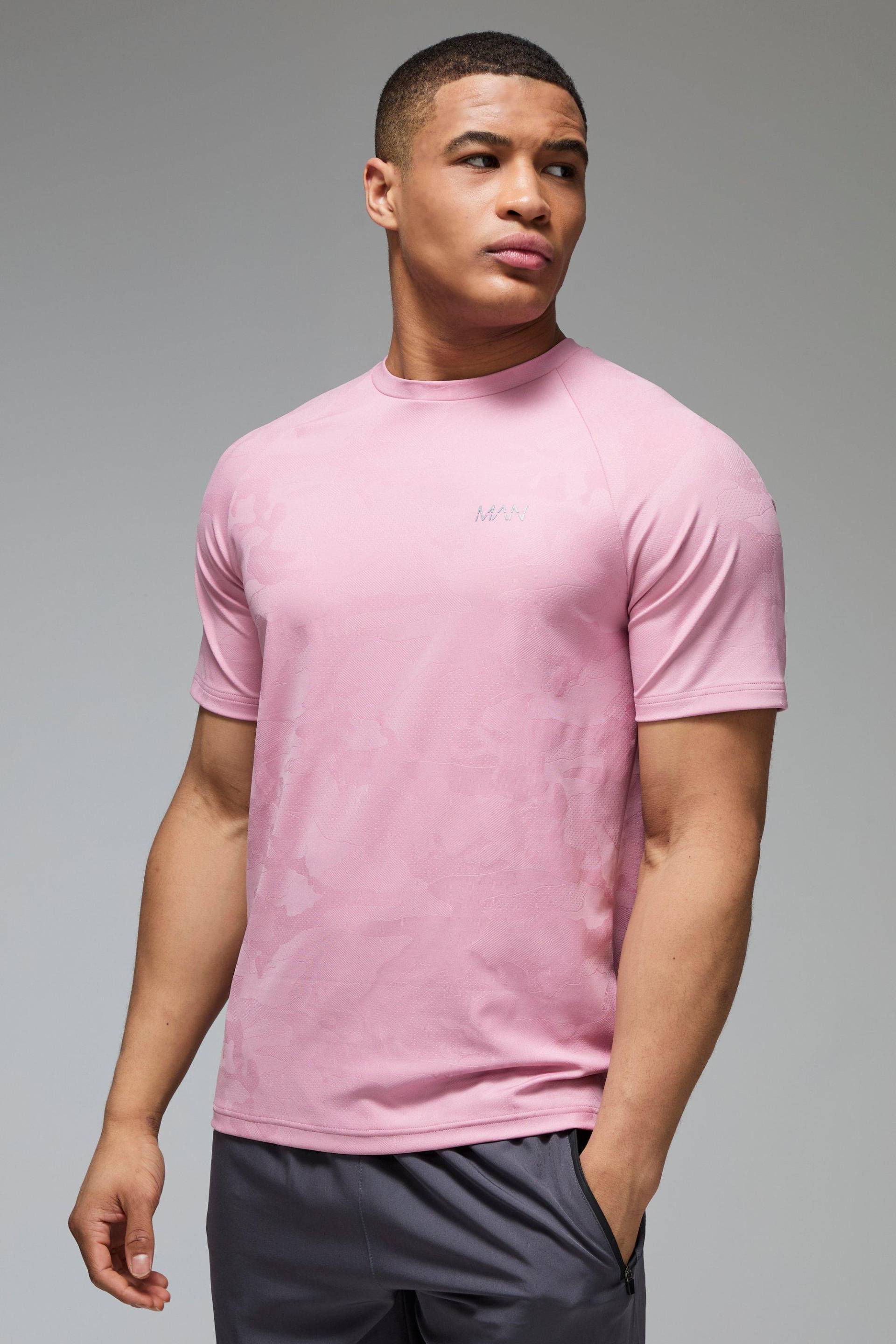 Man Active Camouflage Raglan Performance T-Shirt - Rosa - 2XL, Rosa von boohooman