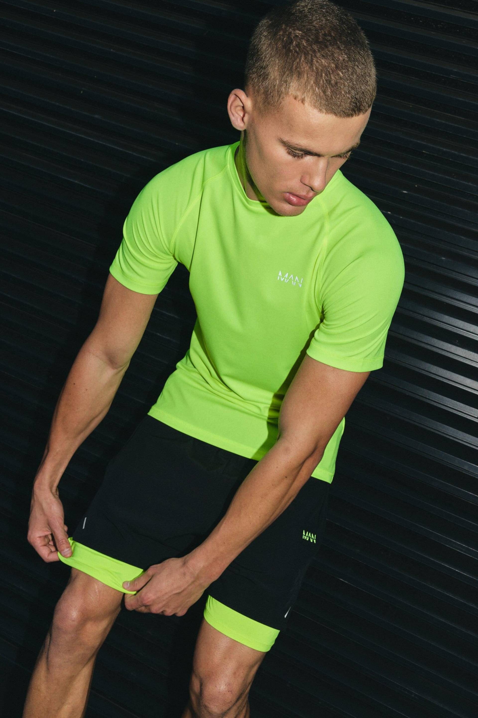 Man Active Hybrid Muscle-Fit Mesh T-Shirt - Gelb - XL, Gelb Man Active Hybrid Muscle-Fit Mesh T-Shirt - Gelb - XL, Gelb von boohooman
