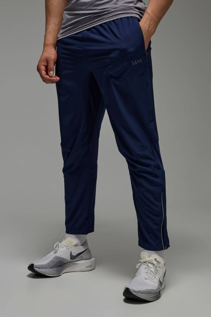 Man Active Lightweight Stretch Slim-Fit Jogginghose mit Reißverschluss - Blau - M, Blau von boohooman