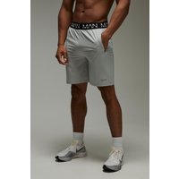 Man Active Shorts mit Reißverschluss-Tasche von boohooman