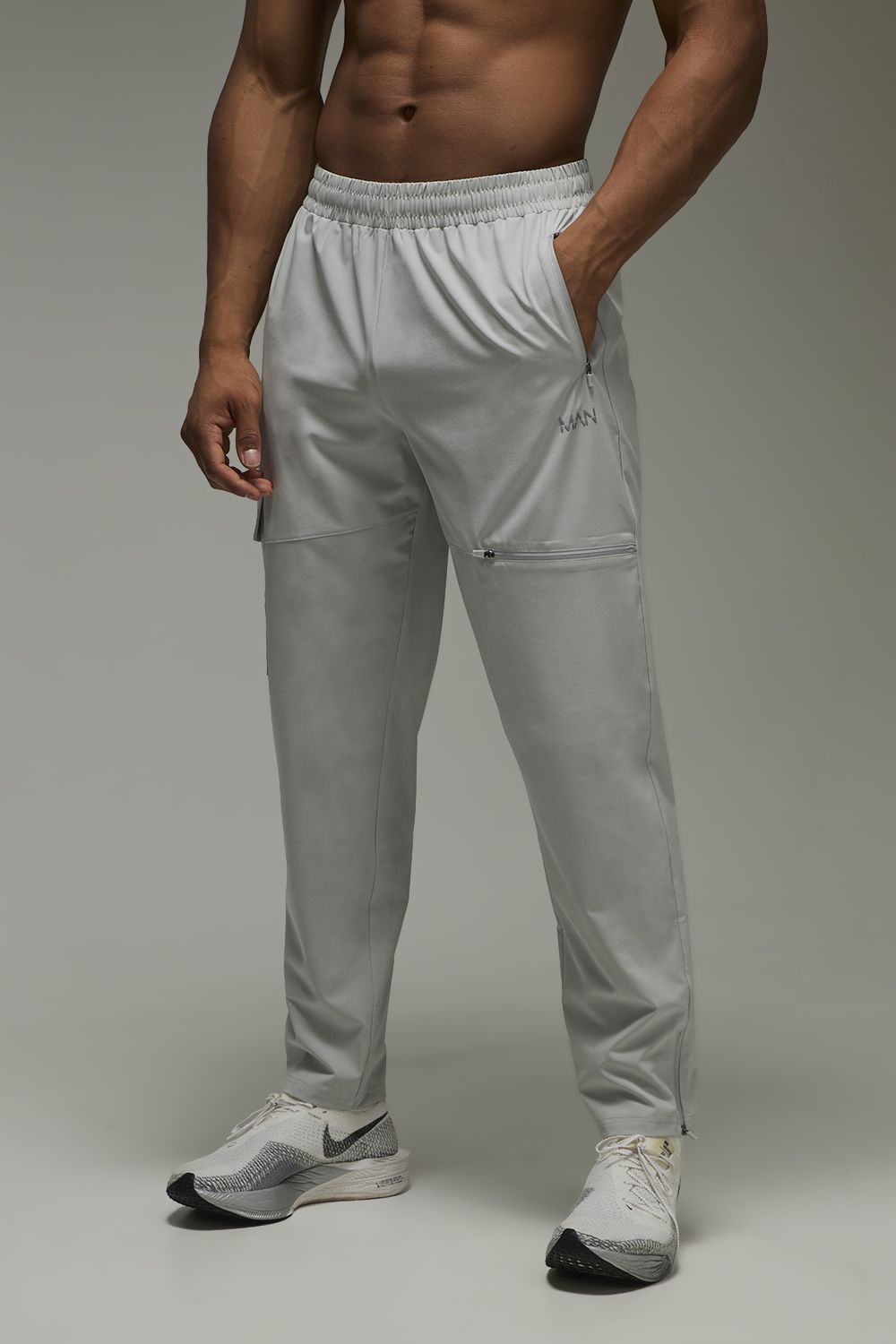 Man Active Cargo-Jogginghose mit Reißverschluss-Tasche - Grau - 2XL, Grau von boohooman