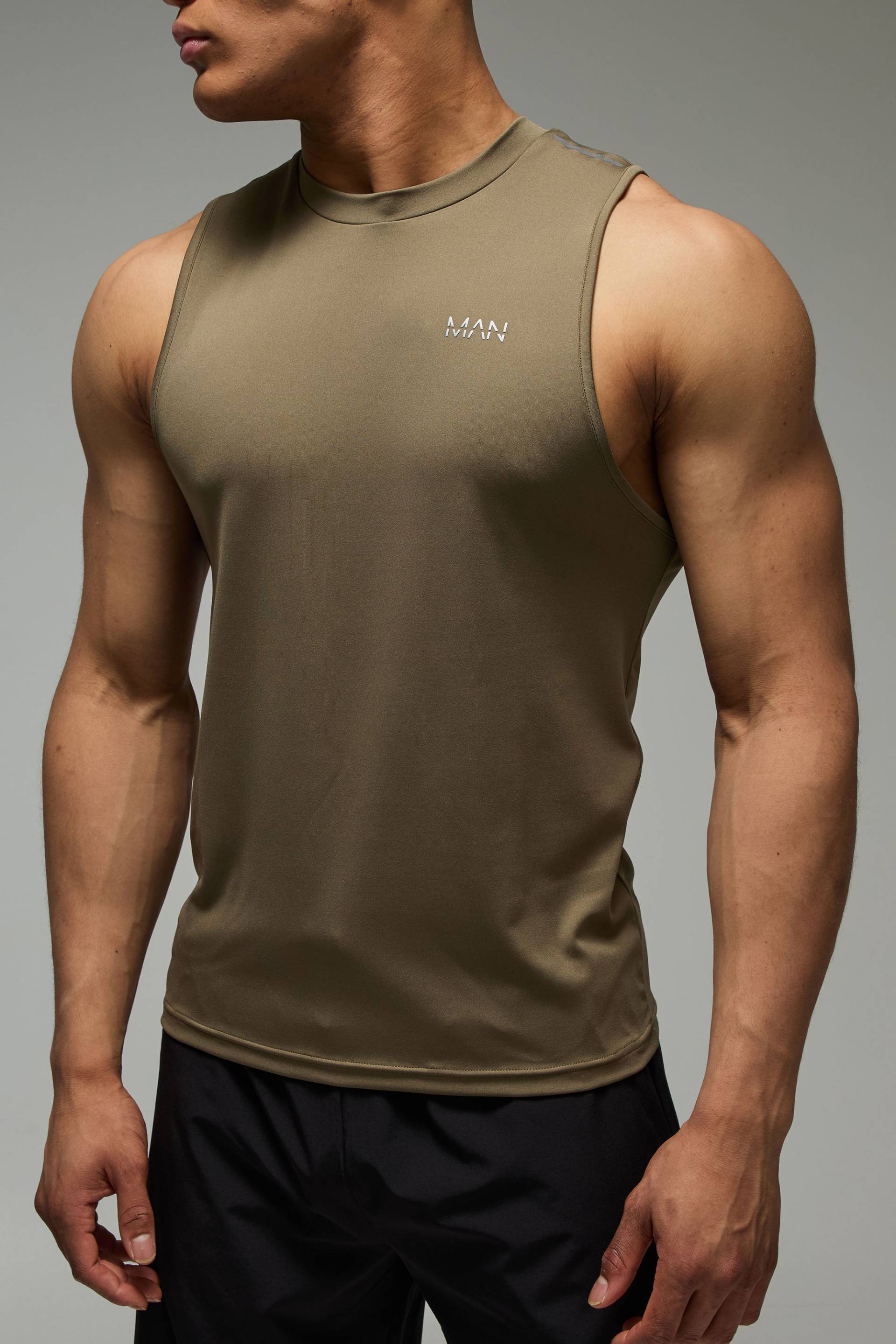 Man Active reflektierendes Performance vesttop - Khaki - M, Khaki von boohooman