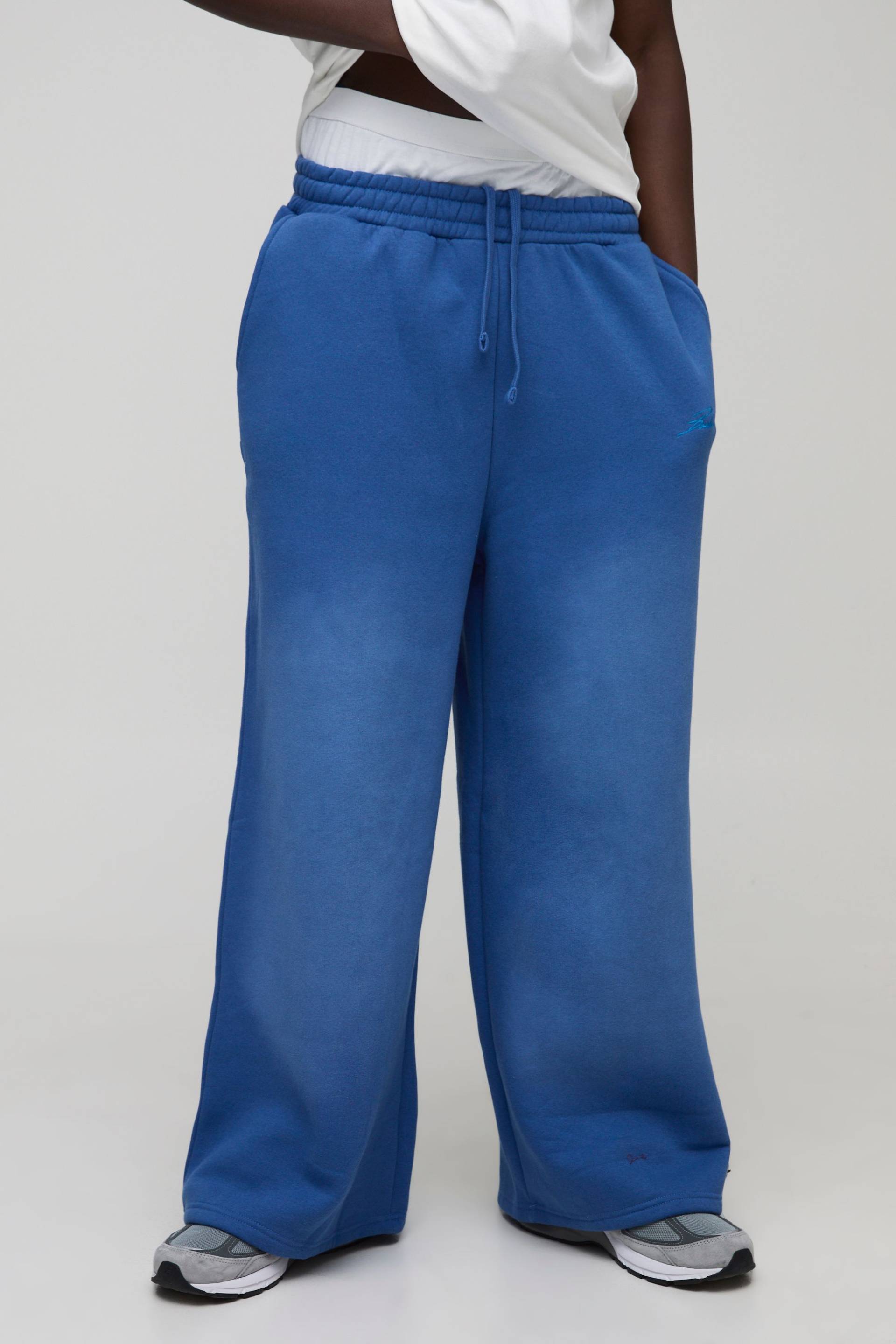 Man Jogginghose mit extrem weitem Bein von boohooman