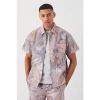 Mens Kurzärmliges kastiges PU-Hemd mit abstraktem Print - Mehrfarbig - XL, Mehrfarbig von boohooman