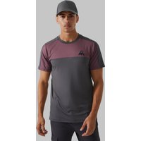 Mens Man Active Colorblock T-Shirt - Rot - XS, Rot von boohooman