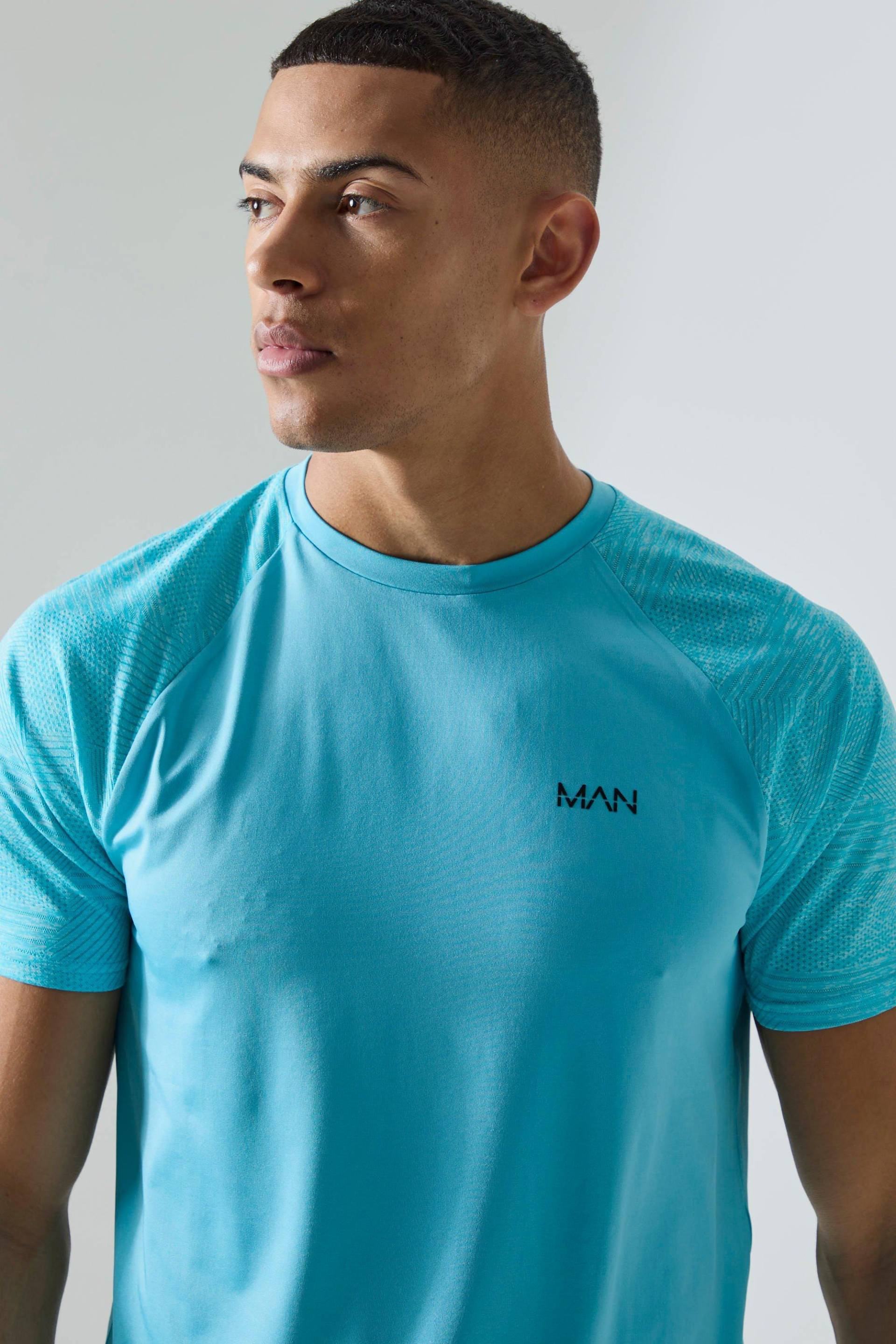 Mens Man Active Geo Jacquard T-shirt - Blau - XS, Blau von boohooman