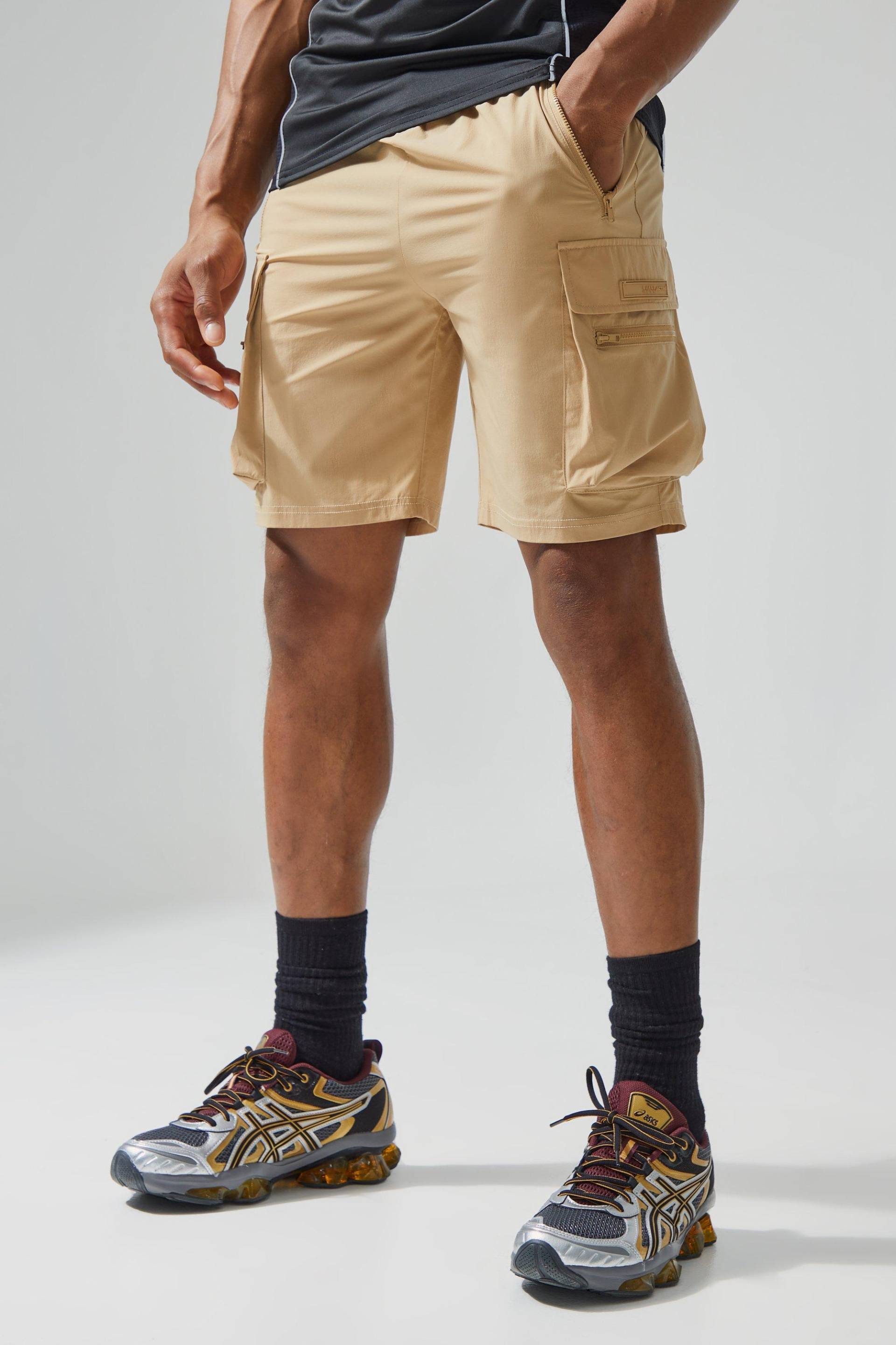 Mens Man Active Lightweight Cargo Shorts - Beige - L, Beige von boohooman