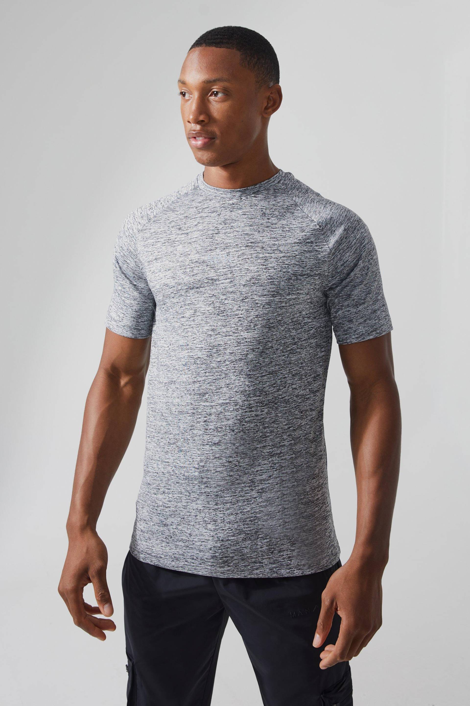 Mens Man Active Muscle-Fit T-Shirt mit Space Dye Print - Grau - XL, Grau von boohooman