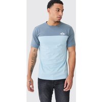 Mens Slim-Fit Colorblock Man T-Shirt - Blau - L, Blau von boohooman