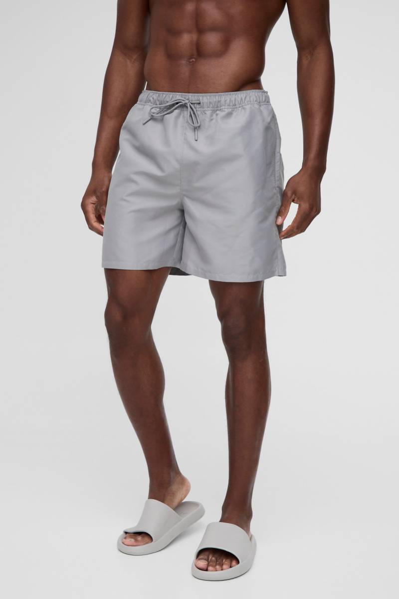 Mittellange Badehose in Grau - XS, Grau von boohooman