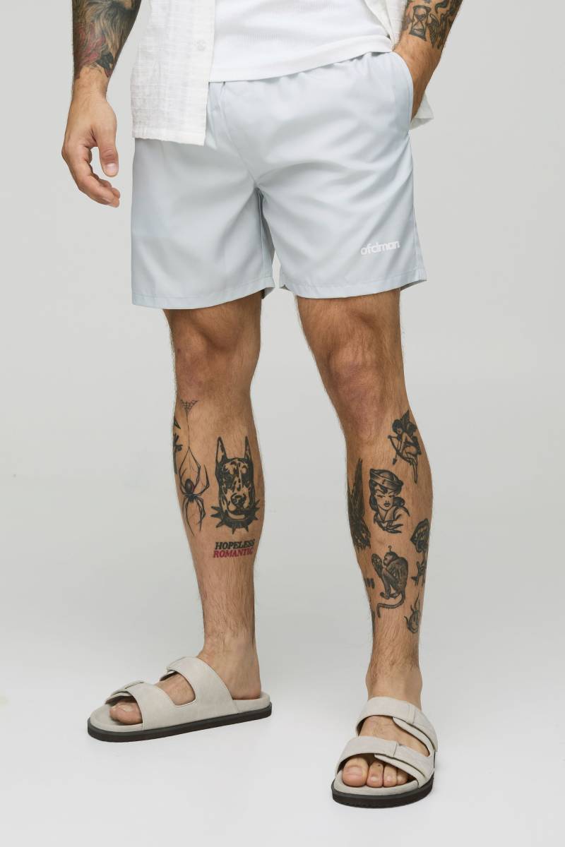 Mittellange Badehose mit Official Man Logo Print - Grau - S, Grau von boohooman
